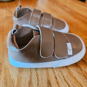 Little Love Bug Toddler Sneaker Shoes Size 5 - never been worn